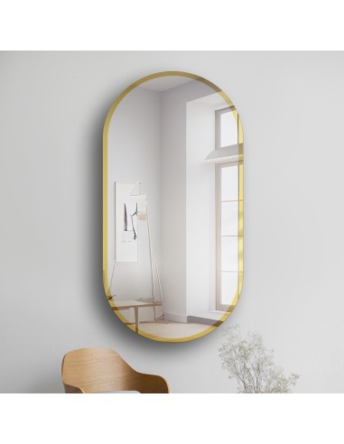 Ovaler Spiegel im Rahmen mit goldener Glanz und...