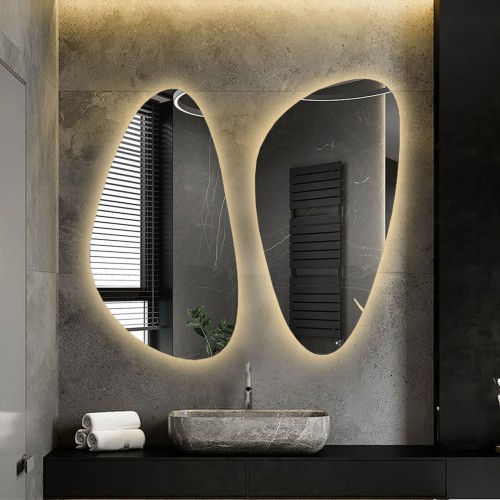 Set aus zwei Spiegeln in unregelmäßiger Form mit...