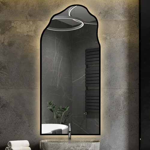 Halbovales Spiegel mit organischer Form in einem... 2