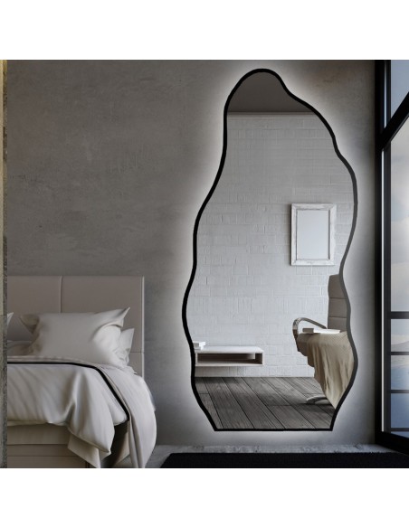 Organisch geformter Spiegel in Rahmen mit Beleuchtung - AURO IM LED-RAHMEN 2