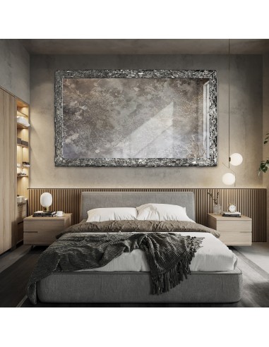 Eleganter Wandspiegel in silbernem Rahmen mit...