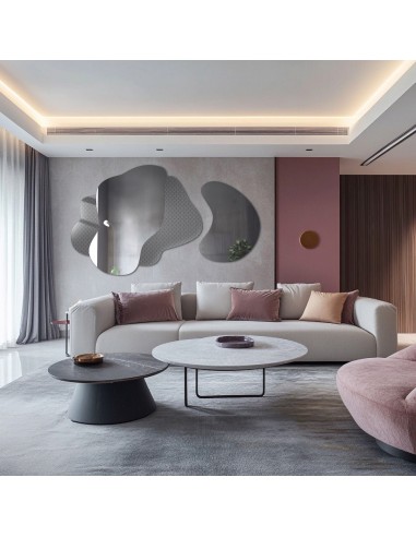 Dekorative Spiegel auf ornamentiertem Glas...