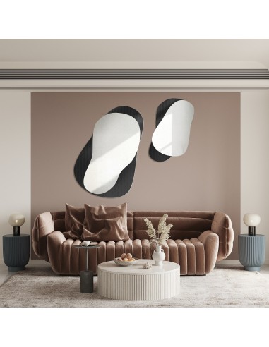 Dekorative Spiegel auf ornamentiertem Glas...