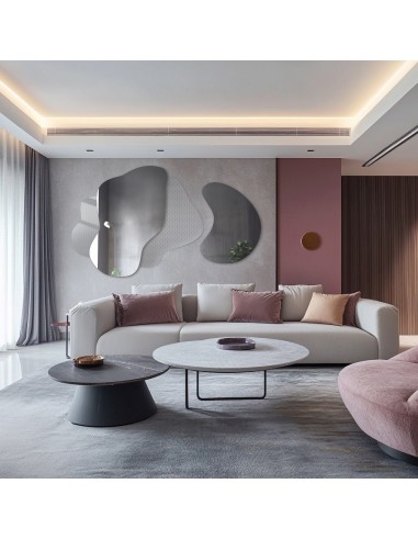 Dekorative Spiegel auf ornamentiertem Glas...