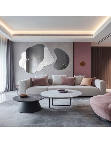 Dekorative Spiegel auf ornamentiertem Glas...