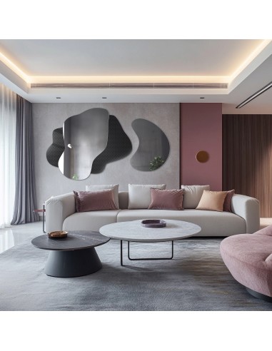 Dekorative Spiegel auf ornamentiertem Glas...