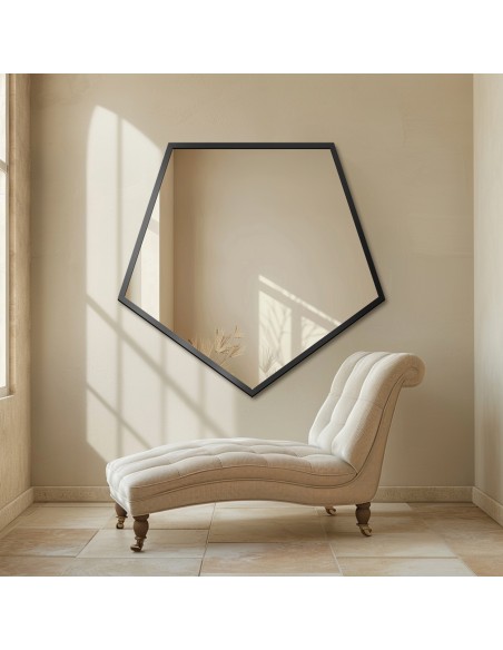 Spiegel in geometrischer Form im Rahmen – PENTA IM RAHMEN