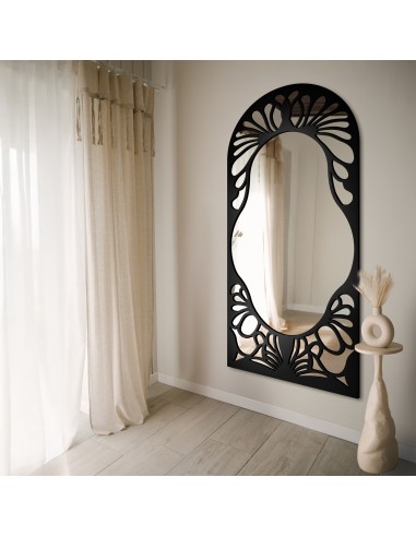 Halbovaler Spiegel mit durchbrochenem MDF-Dekor...