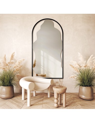 Unregelmäßiger Spiegel in halbovalem MDF-Rahmen...