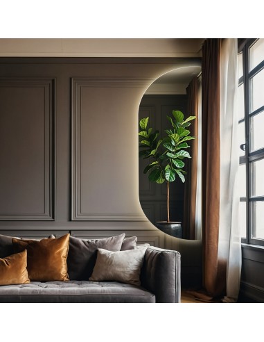 Unregelmäßig geformter Spiegel mit Beleuchtung...