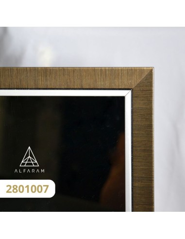 Standspiegel mit elegantem Holzrahmen für...