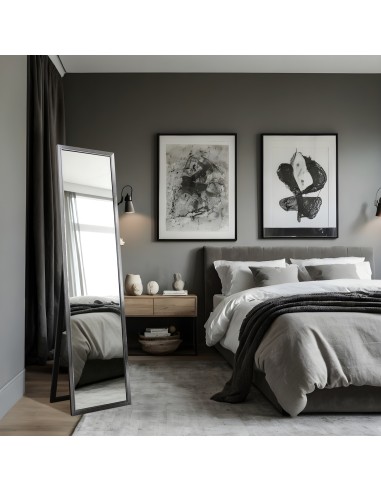 Standspiegel mit elegantem Holzrahmen für...