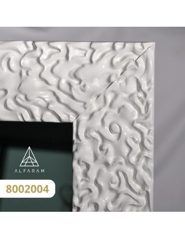 Spiegel in Glamouroptik mit prächtigem Rahmen...