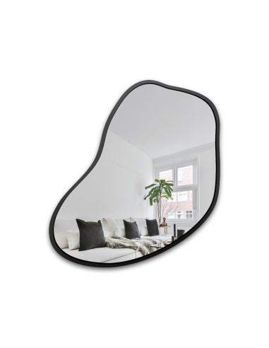 Spiegel mit organischer Form im Rahmen - KWARC...