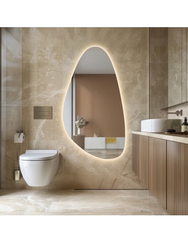 Spiegel in unregelmäßiger Form mit Beleuchtung...