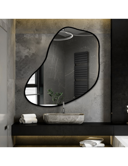 Spiegel mit organischer Form im Rahmen - KWARC IM RAHMEN