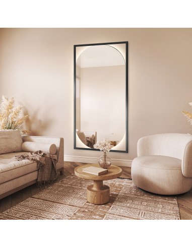 Modernes ovales Spiegel in einem Holzrahmen mit...