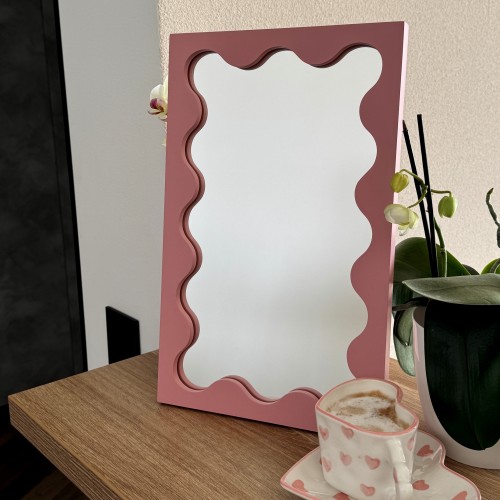 Kosmetikspiegel in rosa MDF-Rahmen – BLOBS PRISM PETITE 2