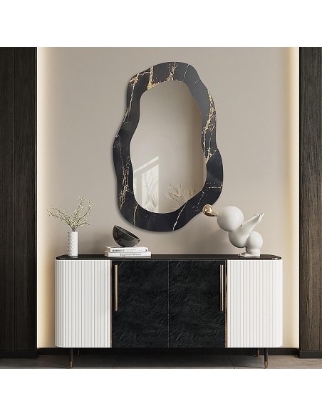 Unregelmäßiger Spiegel auf schwarz-goldenem Marmor – MARBLE NOCTO