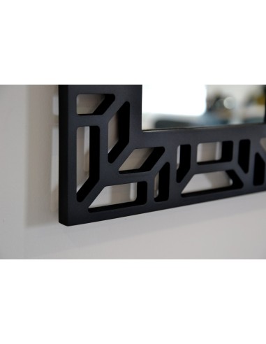 Spiegel mit durchbrochenem MDF-Dekorahmen -...