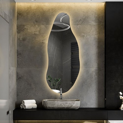 Dekorativer Spiegel mit organischer Form und Beleuchtung...