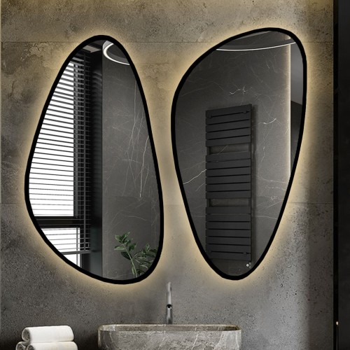 Set aus zwei unregelmäßigen Spiegeln im Rahmen mit... 2