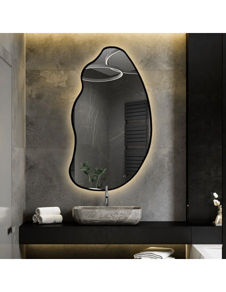 Spiegel in organischer Form im Rahmen mit Beleuchtung - TOPAZ IM LED-RAHMEN