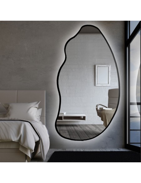 Spiegel in organischer Form im Rahmen mit Beleuchtung - TOPAZ IM LED-RAHMEN