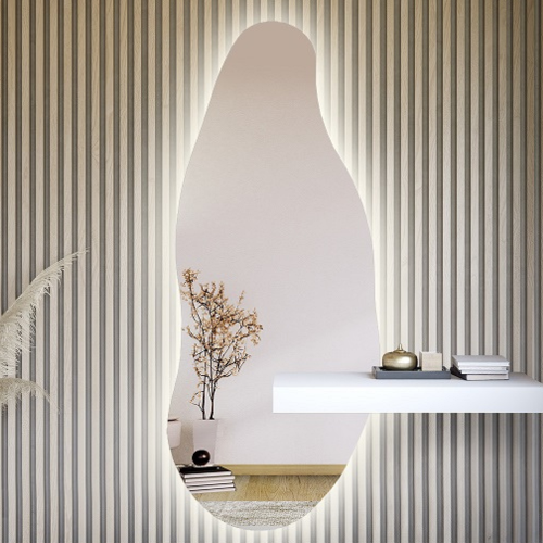 Spiegel in unregelmäßiger Form mit Ausschnitt für einen... 2