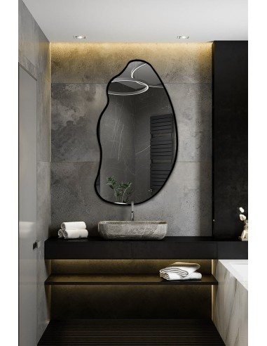 Spiegel mit organischer Form im Rahmen - TOPAZ...