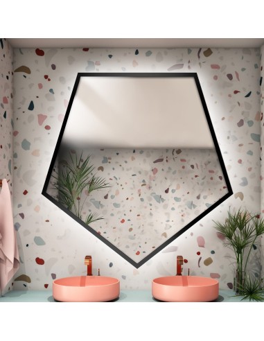 Spiegel in geometrischer Form im Rahmen mit...