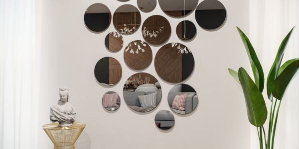 Wie befestigt man einen Spiegel an der Wand? Vorteile und praktische Hinweise